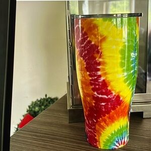 27 ounce Tie Dye Tumbler With Lid NEW